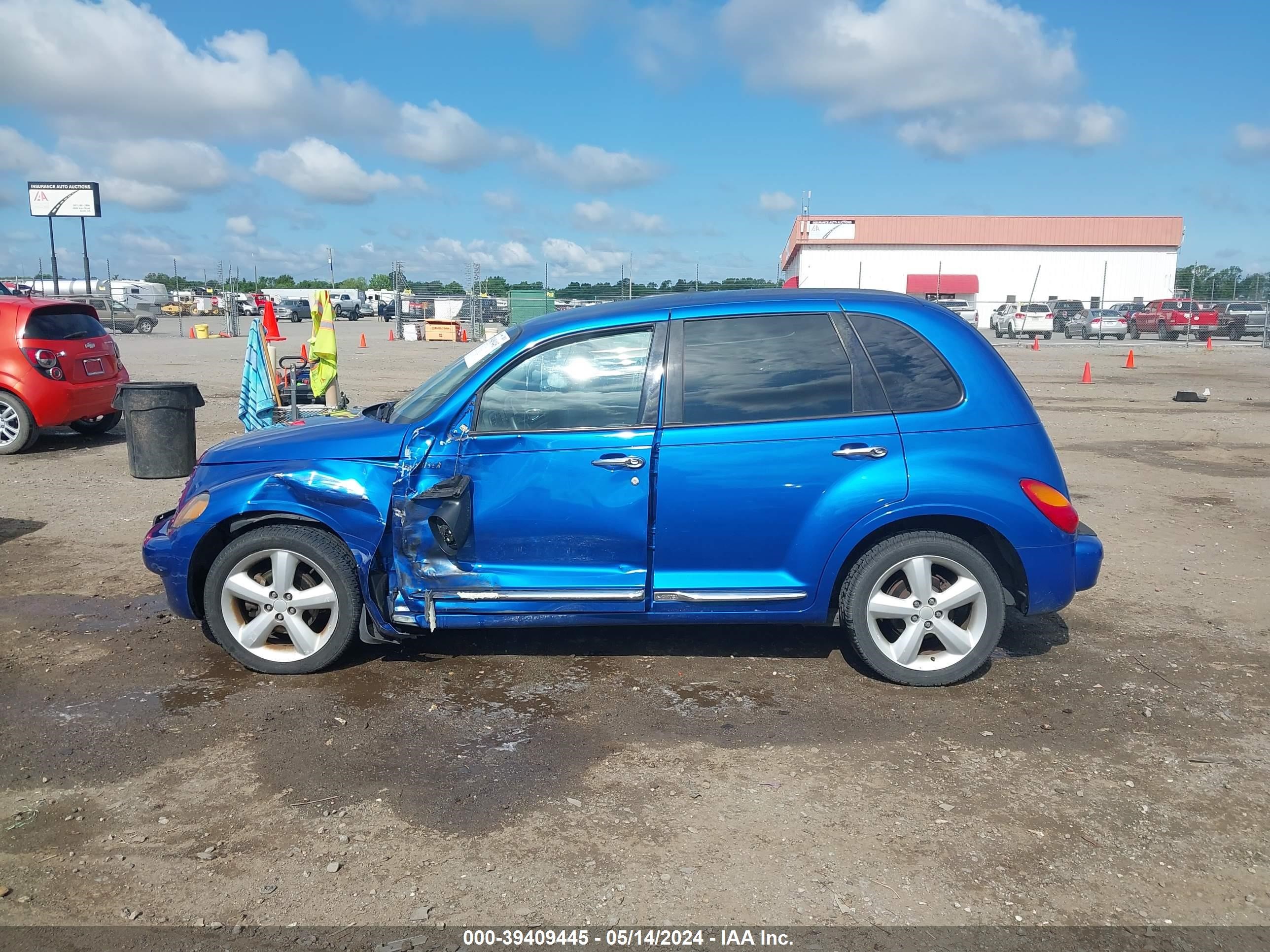 Photo 13 VIN: 3C4FY78G43T527785 - CHRYSLER PT CRUISER 