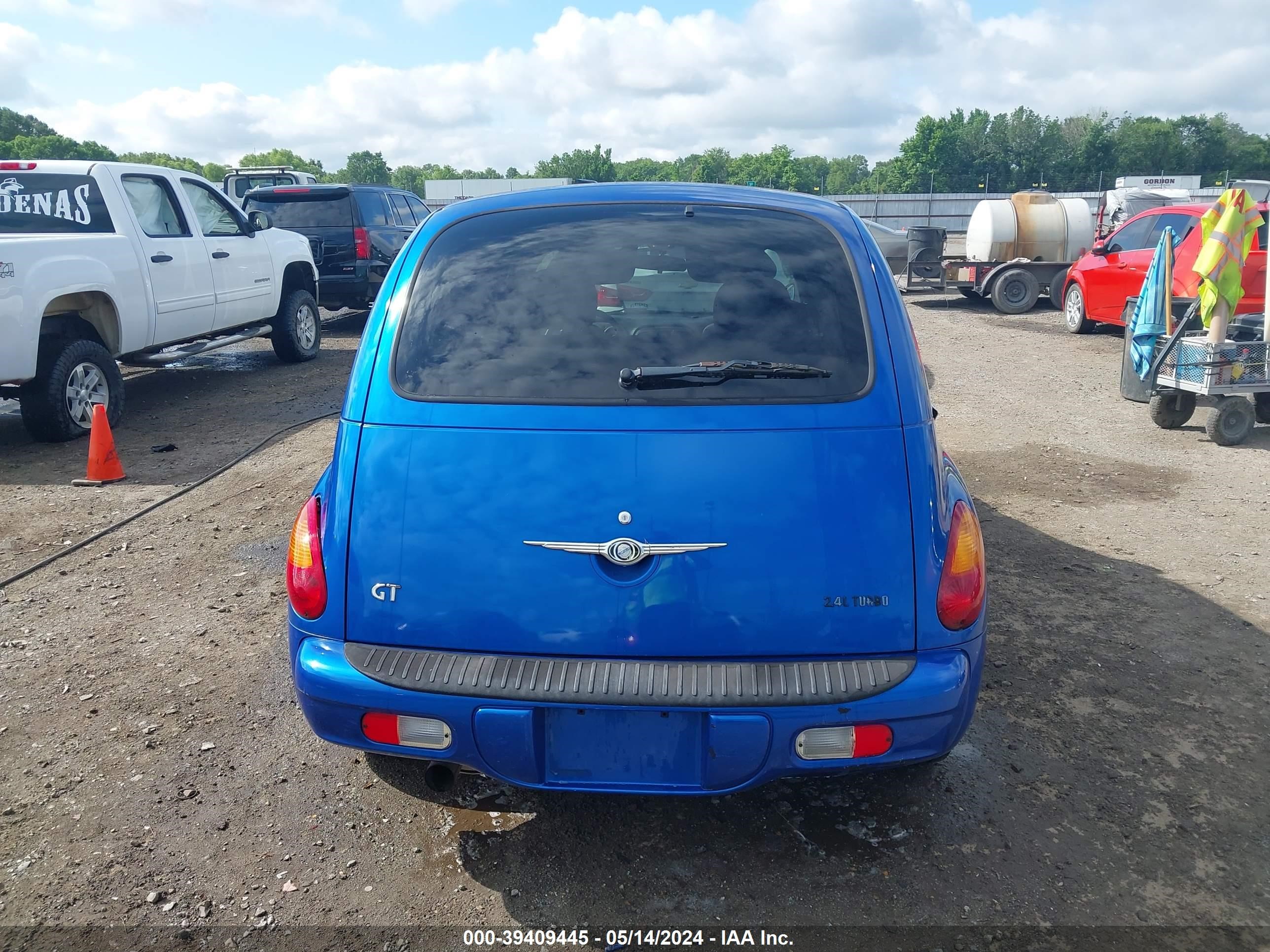 Photo 15 VIN: 3C4FY78G43T527785 - CHRYSLER PT CRUISER 