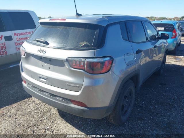 Photo 3 VIN: 3C4NJCAB0JT133611 - JEEP COMPASS 