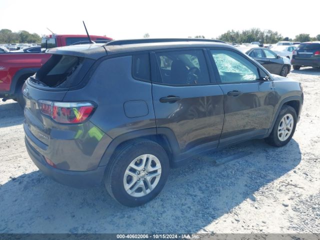 Photo 3 VIN: 3C4NJCAB0JT182369 - JEEP COMPASS 