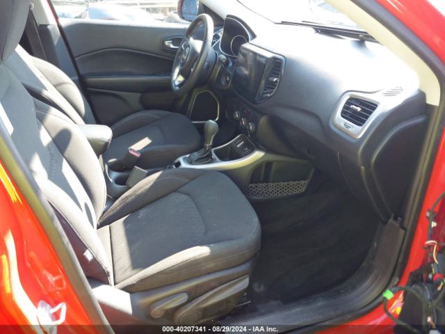 Photo 4 VIN: 3C4NJCAB0JT214981 - JEEP COMPASS 