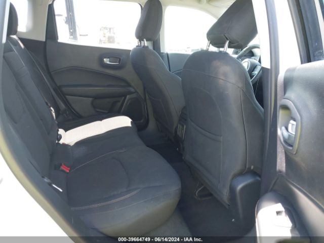 Photo 7 VIN: 3C4NJCAB0JT254834 - JEEP COMPASS 