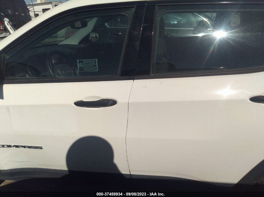 Photo 13 VIN: 3C4NJCAB0JT318161 - JEEP COMPASS 