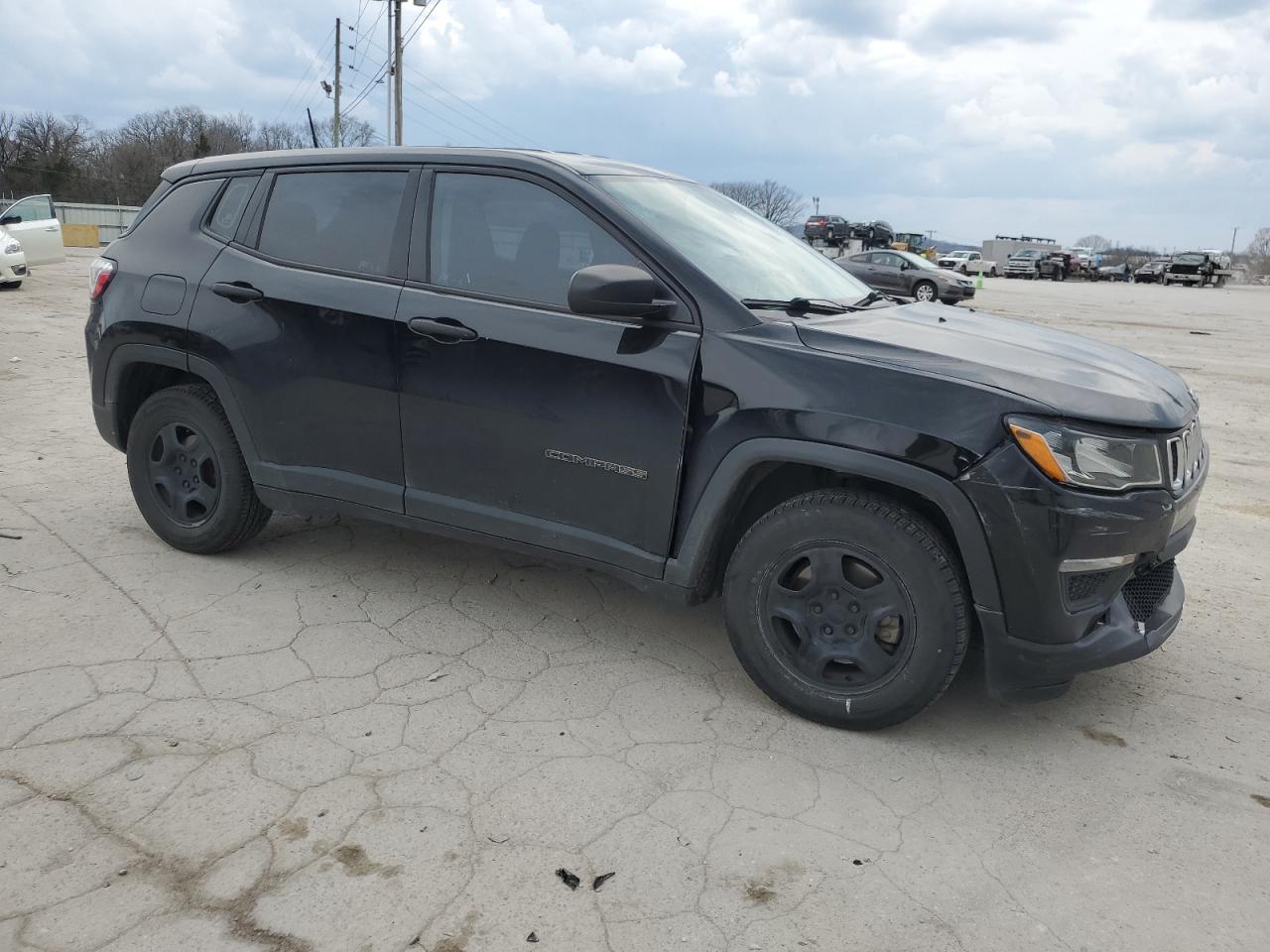 Photo 3 VIN: 3C4NJCAB0JT318502 - JEEP COMPASS 