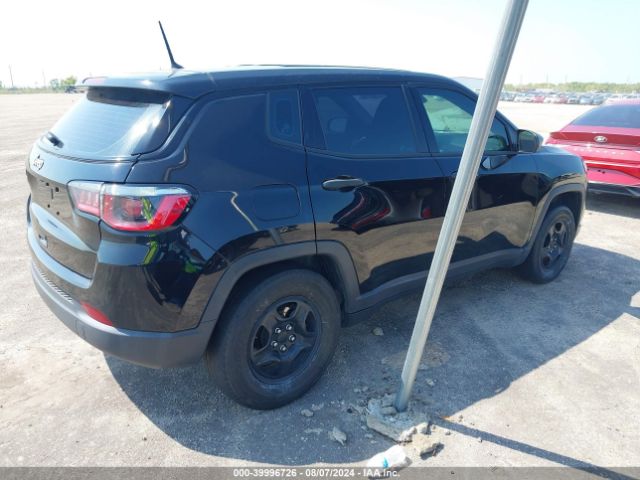 Photo 3 VIN: 3C4NJCAB0JT339480 - JEEP COMPASS 