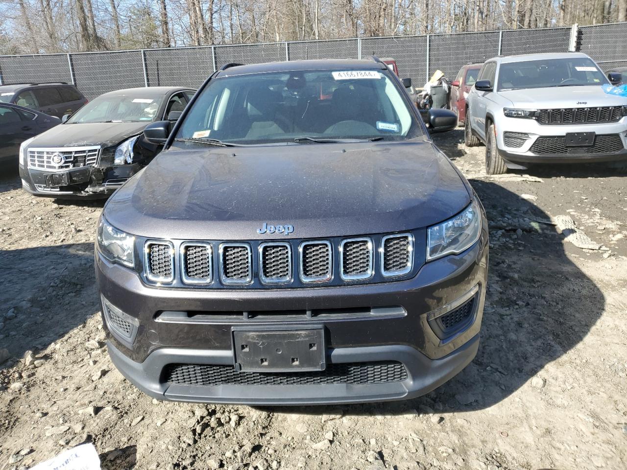 Photo 4 VIN: 3C4NJCAB0JT414372 - JEEP COMPASS 