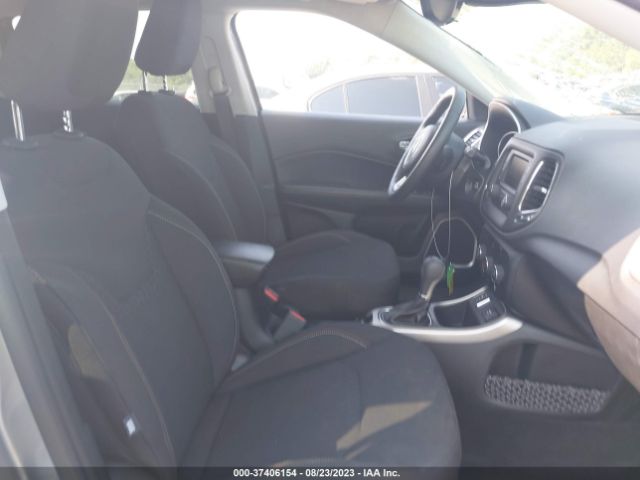 Photo 4 VIN: 3C4NJCAB1JT122908 - JEEP COMPASS 