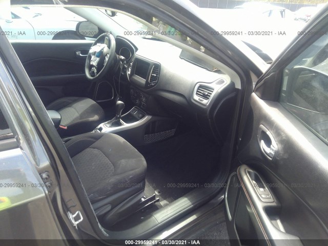 Photo 4 VIN: 3C4NJCAB1JT255197 - JEEP COMPASS 