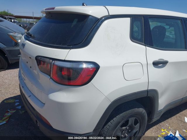 Photo 5 VIN: 3C4NJCAB1JT263462 - JEEP COMPASS 