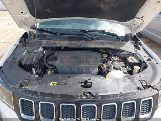 Photo 9 VIN: 3C4NJCAB1JT263462 - JEEP COMPASS 