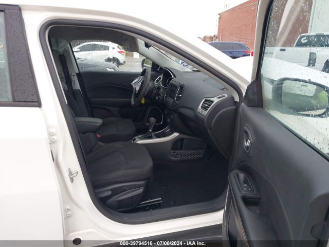 Photo 4 VIN: 3C4NJCAB1LT253310 - JEEP COMPASS 