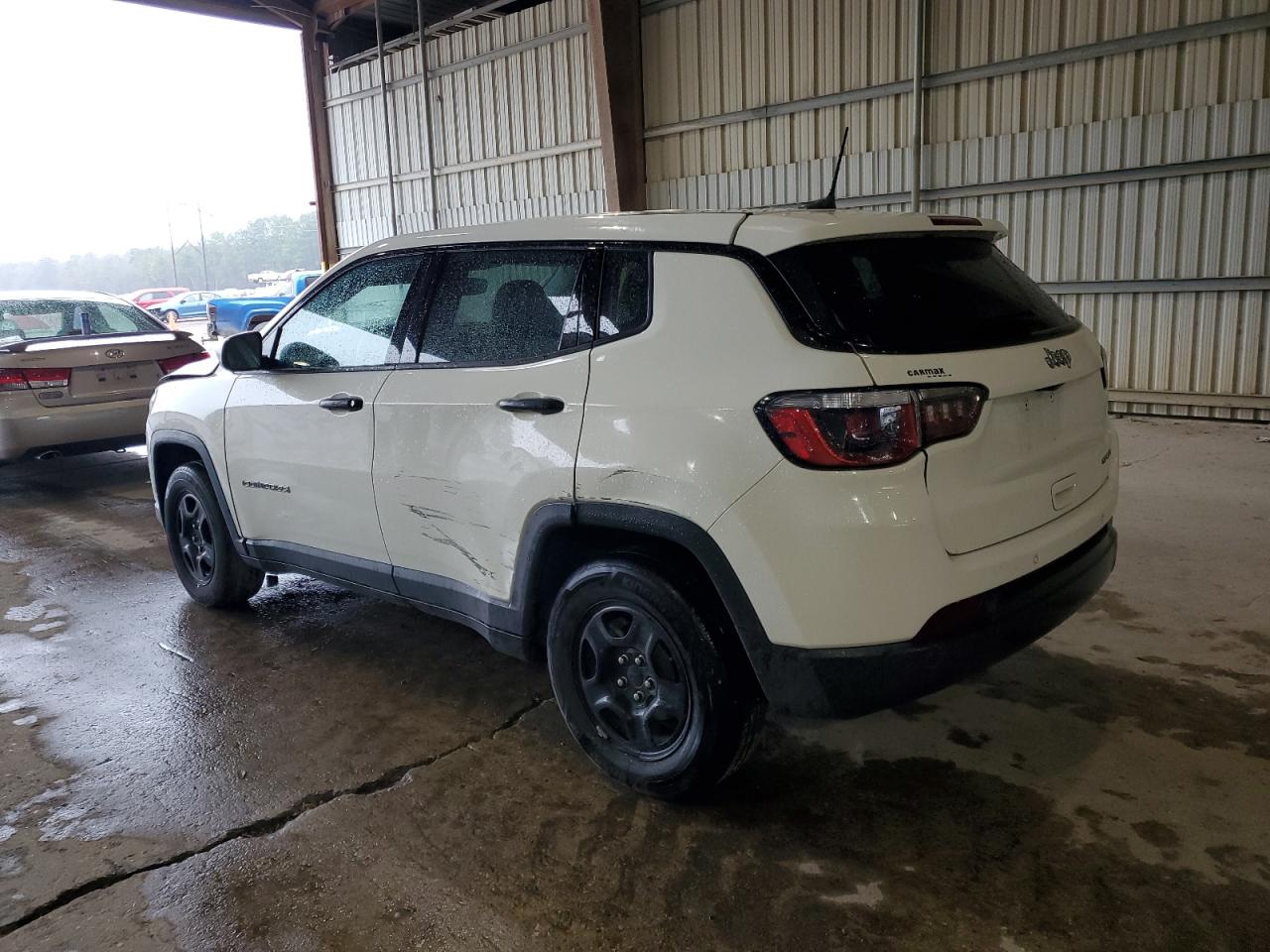 Photo 1 VIN: 3C4NJCAB2JT122755 - JEEP COMPASS 