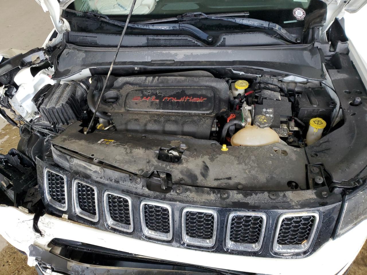 Photo 11 VIN: 3C4NJCAB2JT122755 - JEEP COMPASS 