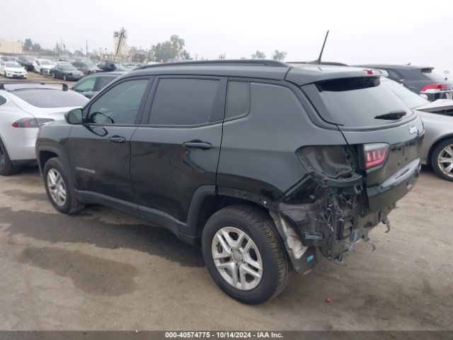 Photo 2 VIN: 3C4NJCAB2JT250865 - JEEP COMPASS 