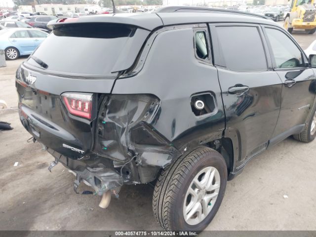 Photo 5 VIN: 3C4NJCAB2JT250865 - JEEP COMPASS 