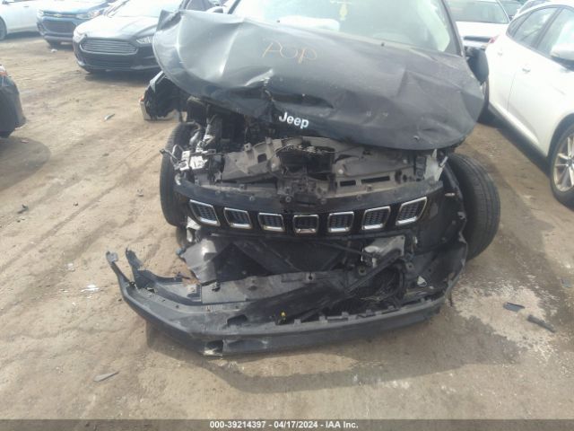 Photo 5 VIN: 3C4NJCAB2JT250915 - JEEP COMPASS 