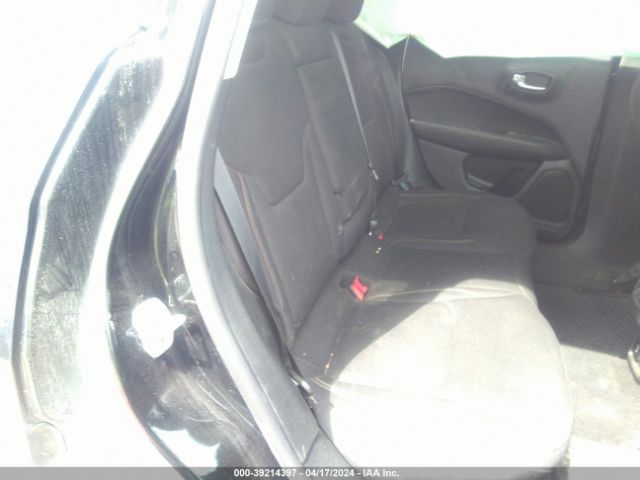 Photo 7 VIN: 3C4NJCAB2JT250915 - JEEP COMPASS 