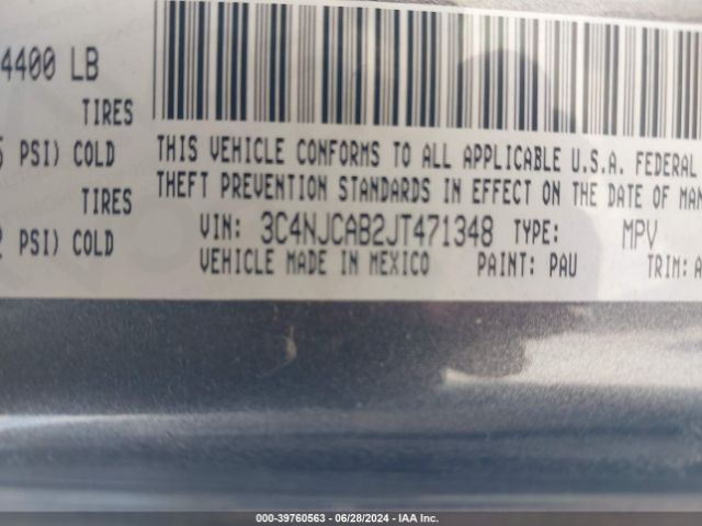 Photo 8 VIN: 3C4NJCAB2JT471348 - JEEP COMPASS 