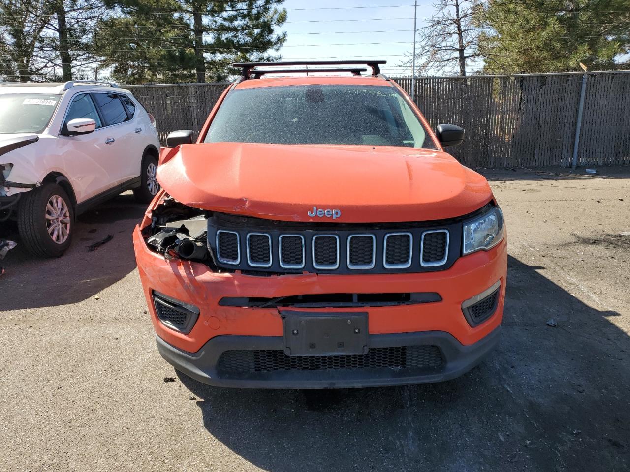 Photo 4 VIN: 3C4NJCAB4HT672615 - JEEP COMPASS 