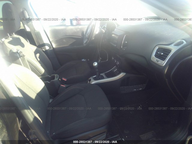 Photo 4 VIN: 3C4NJCAB4JT147978 - JEEP COMPASS 