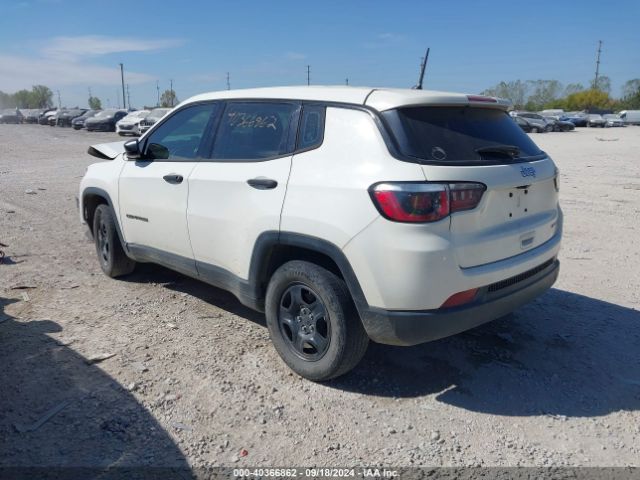 Photo 2 VIN: 3C4NJCAB4JT226891 - JEEP COMPASS 