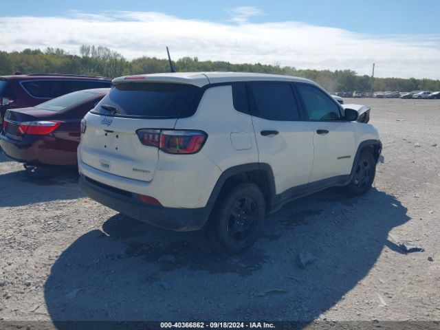 Photo 3 VIN: 3C4NJCAB4JT226891 - JEEP COMPASS 