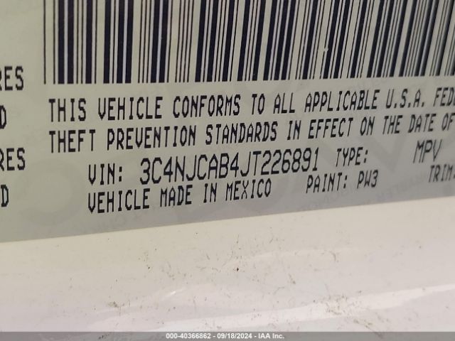 Photo 8 VIN: 3C4NJCAB4JT226891 - JEEP COMPASS 