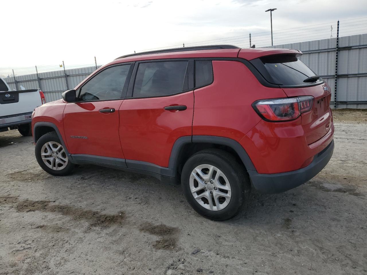 Photo 1 VIN: 3C4NJCAB5JT204351 - JEEP COMPASS 