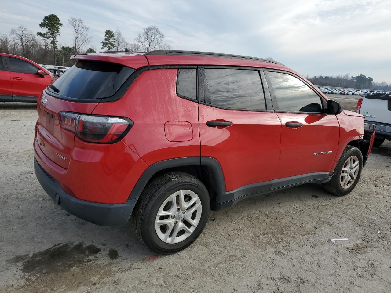 Photo 2 VIN: 3C4NJCAB5JT204351 - JEEP COMPASS 