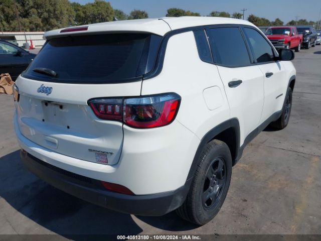 Photo 3 VIN: 3C4NJCAB5JT271628 - JEEP COMPASS 