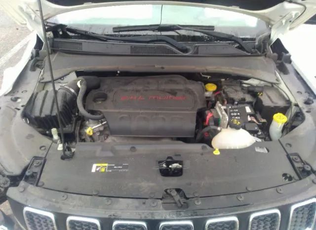 Photo 9 VIN: 3C4NJCAB5JT271757 - JEEP COMPASS 