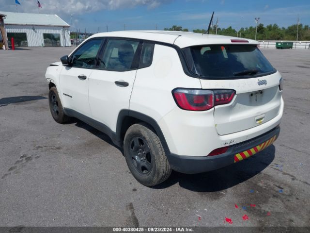 Photo 2 VIN: 3C4NJCAB5JT318169 - JEEP COMPASS 