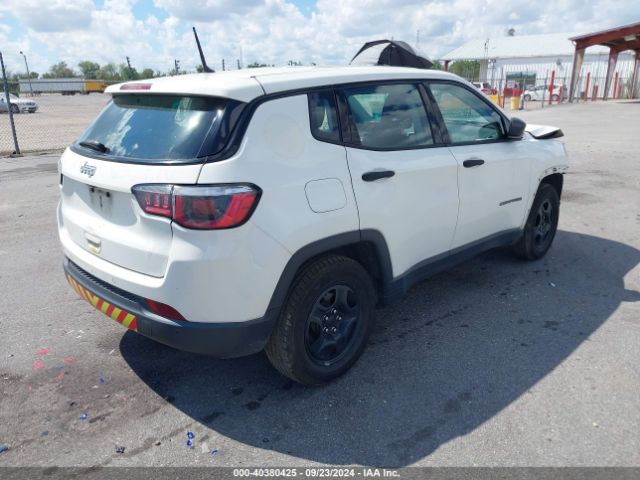 Photo 3 VIN: 3C4NJCAB5JT318169 - JEEP COMPASS 