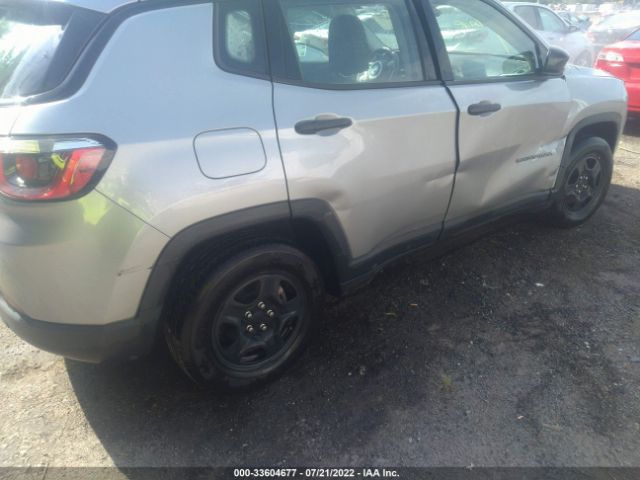 Photo 5 VIN: 3C4NJCAB5JT465978 - JEEP COMPASS 