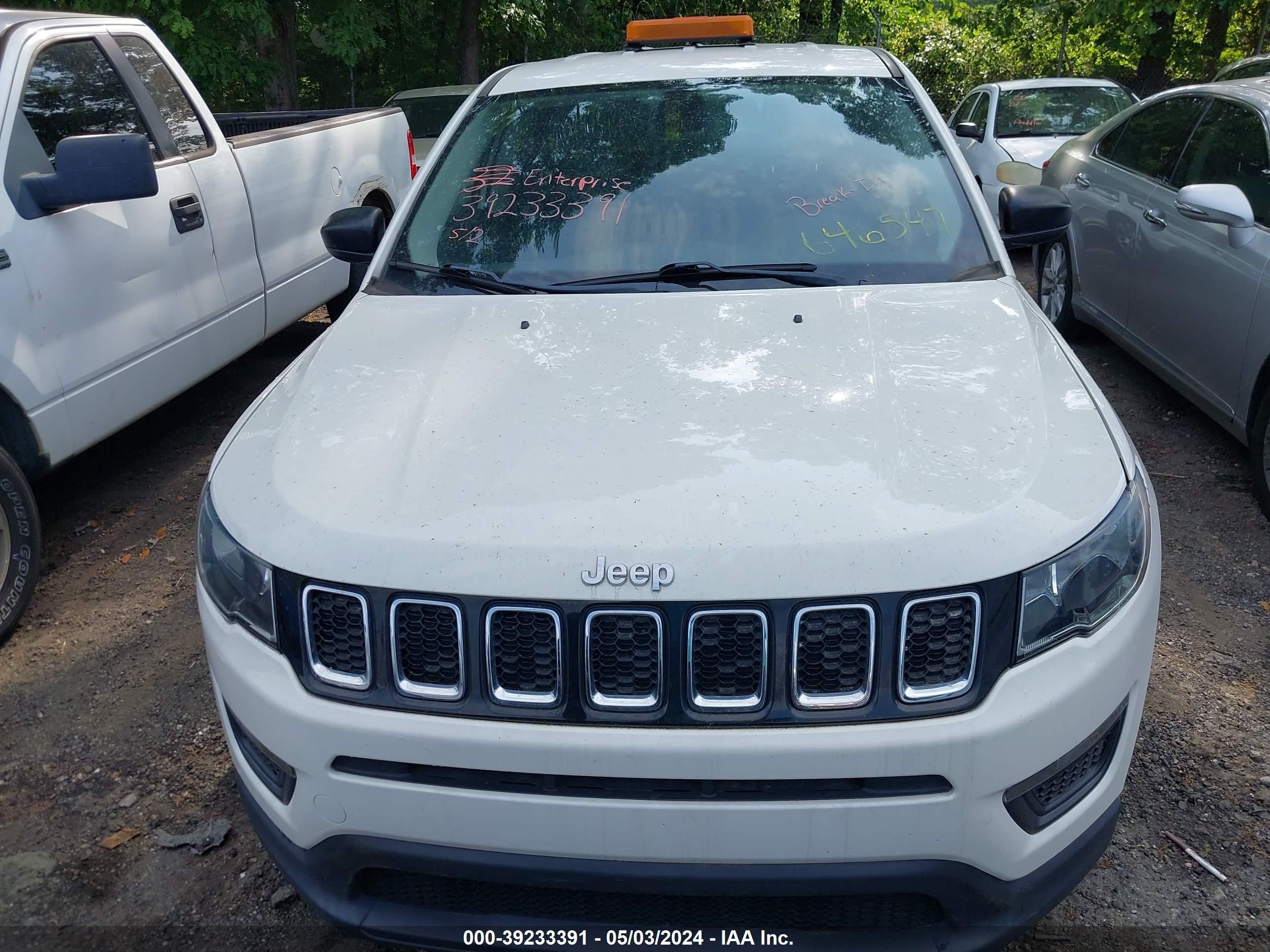 Photo 10 VIN: 3C4NJCAB5KT646547 - JEEP COMPASS 