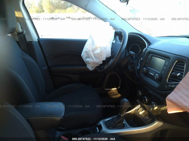 Photo 4 VIN: 3C4NJCAB6JT105487 - JEEP COMPASS 