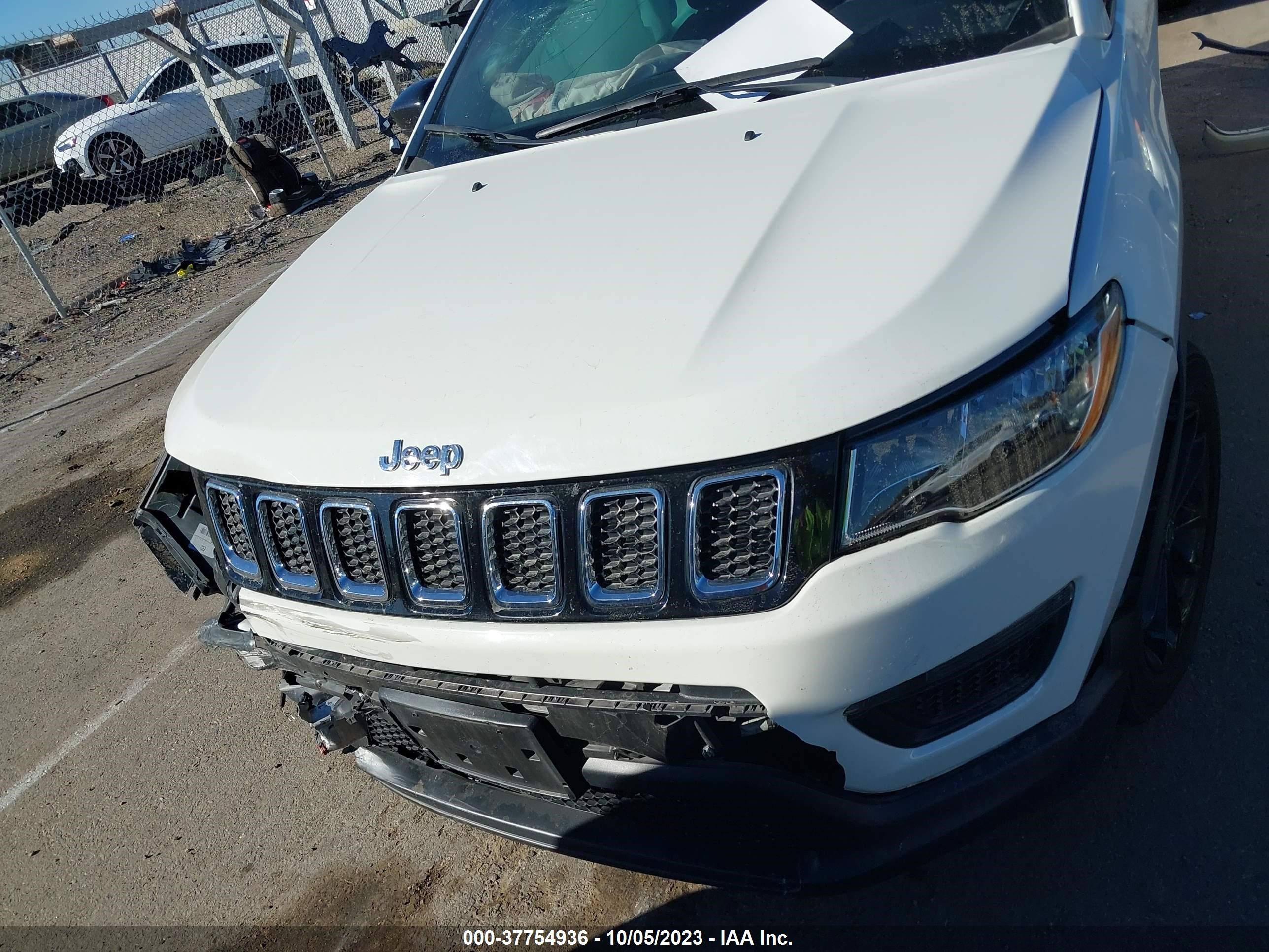 Photo 12 VIN: 3C4NJCAB6JT123987 - JEEP COMPASS 