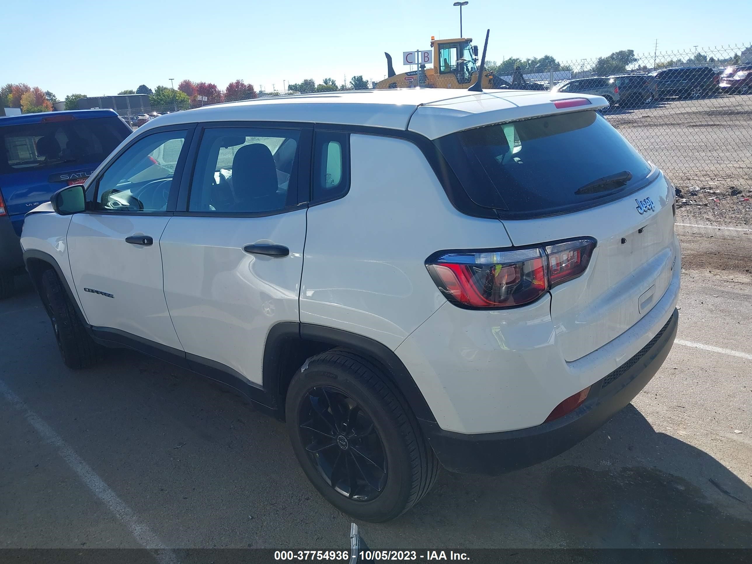 Photo 2 VIN: 3C4NJCAB6JT123987 - JEEP COMPASS 