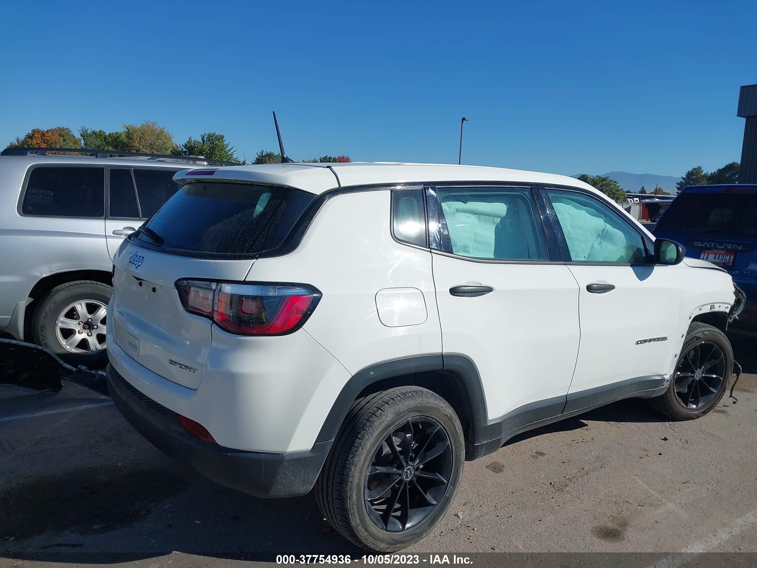 Photo 3 VIN: 3C4NJCAB6JT123987 - JEEP COMPASS 