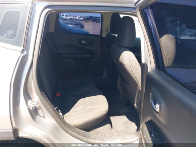 Photo 7 VIN: 3C4NJCAB7JT145058 - JEEP COMPASS 