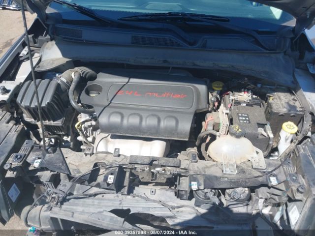 Photo 9 VIN: 3C4NJCAB7JT145058 - JEEP COMPASS 