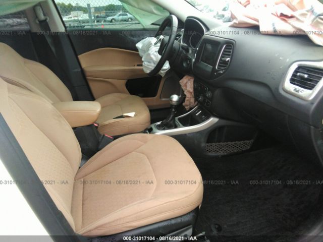 Photo 4 VIN: 3C4NJCAB7JT146940 - JEEP COMPASS 