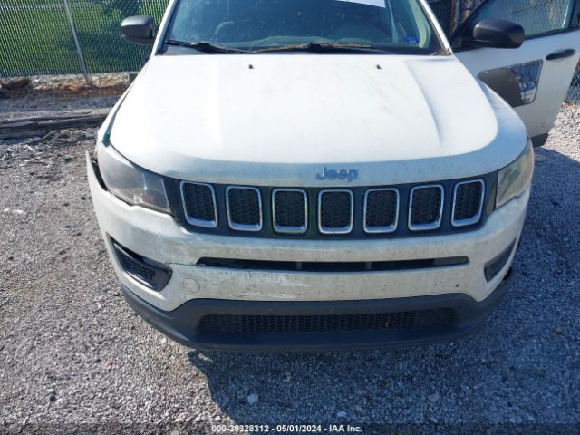 Photo 5 VIN: 3C4NJCAB7JT151796 - JEEP COMPASS 