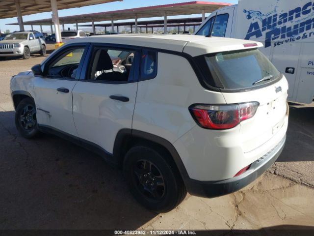 Photo 2 VIN: 3C4NJCAB7JT263479 - JEEP COMPASS 