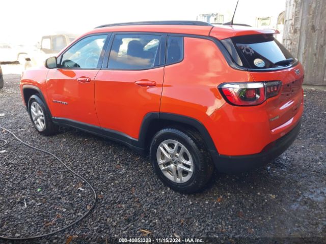 Photo 2 VIN: 3C4NJCAB7JT286096 - JEEP COMPASS 