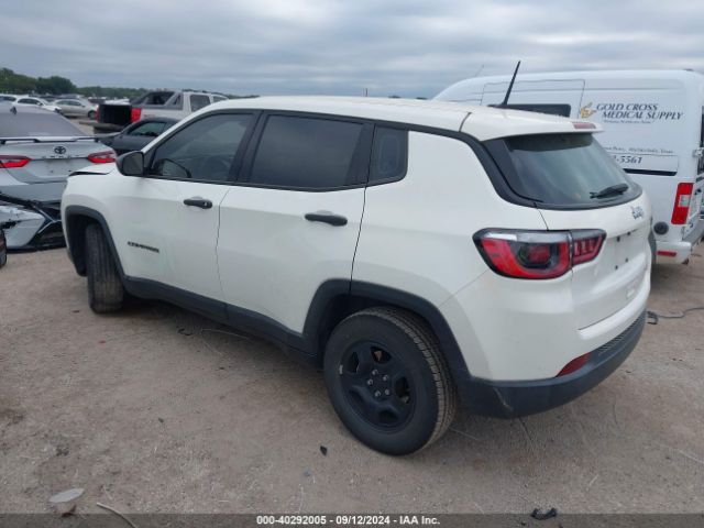 Photo 2 VIN: 3C4NJCAB7JT318819 - JEEP COMPASS 