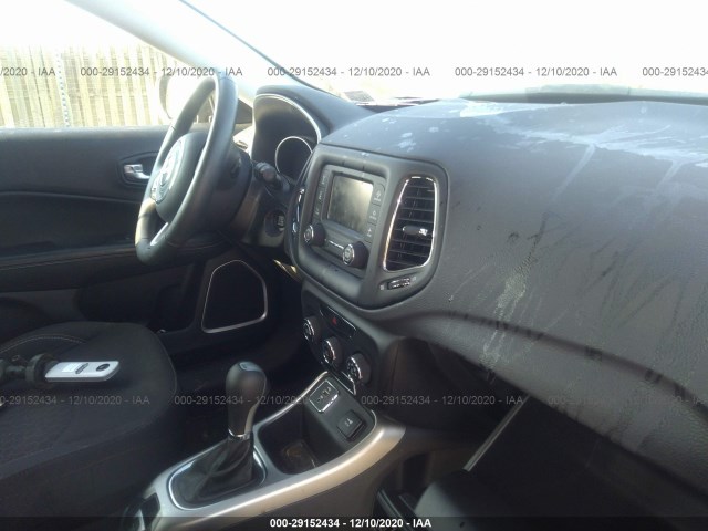 Photo 4 VIN: 3C4NJCAB7JT468381 - JEEP COMPASS 