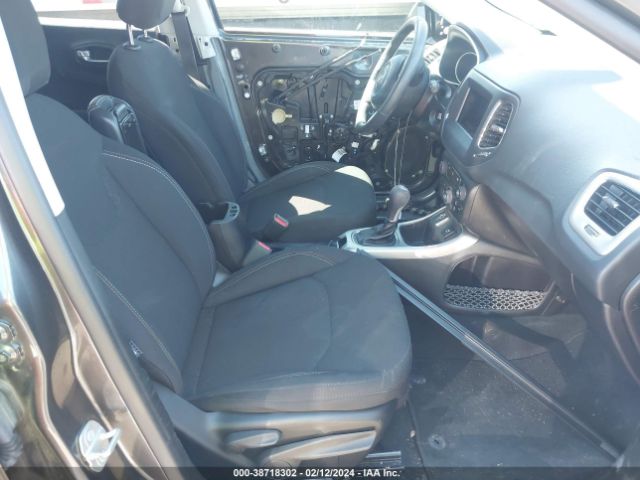 Photo 4 VIN: 3C4NJCAB7LT162199 - JEEP COMPASS 