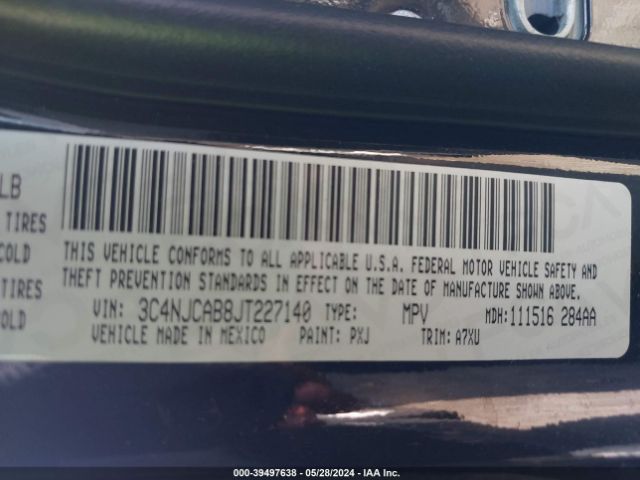 Photo 8 VIN: 3C4NJCAB8JT227140 - JEEP COMPASS 