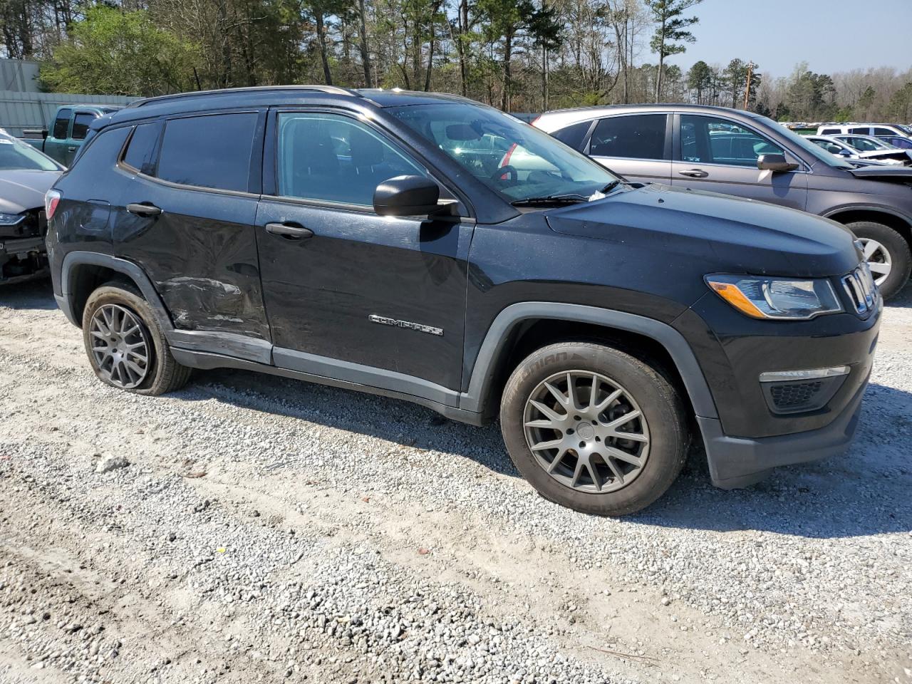 Photo 3 VIN: 3C4NJCAB8JT487909 - JEEP COMPASS 